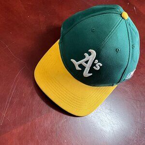 Oakland Athletics Green Yellow MLB Team Apparel Gameday Fitted Hat (OSFM)